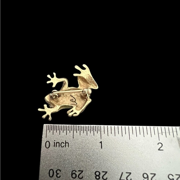 Liz Claiborne frog brooch gold tone and rhinestones - Picture 9 of 9